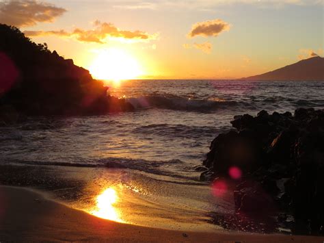 Gorgeous #sunset at Wailea #Beach, #Maui | Sunrise sunset, Sunset, Sunrise