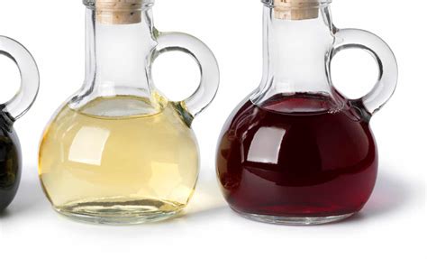 Red Wine Vinegar Vs. White Wine Vinegar: SPICEography Showdown