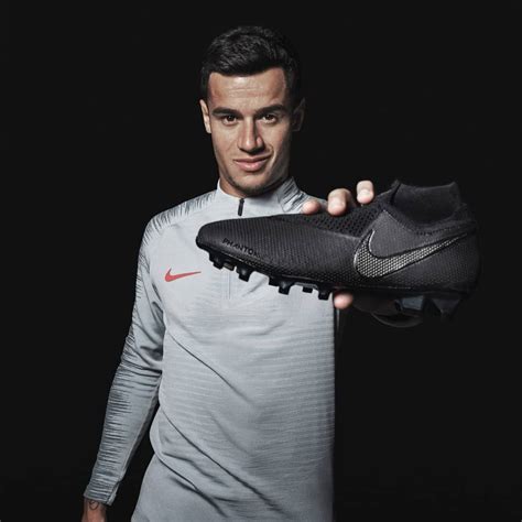 A Nike lançou a nova chuteira do @phil.coutinh | New nike boots, Nike football boots, Football boots