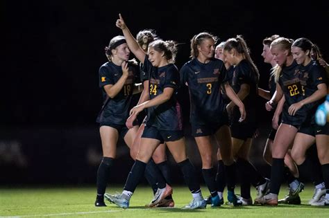 Gopher women's soccer opens Big Ten Tourney in St. Paul - Minnesota ...