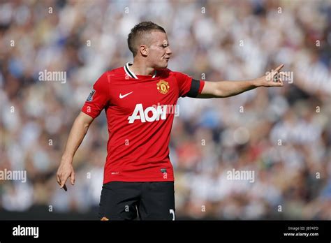 TOM CLEVERLEY MANCHESTER UNITED FC MANCHESTER UNITED FC THE HAWTHORNS WEST BROMWICH ENGLAND 14 ...