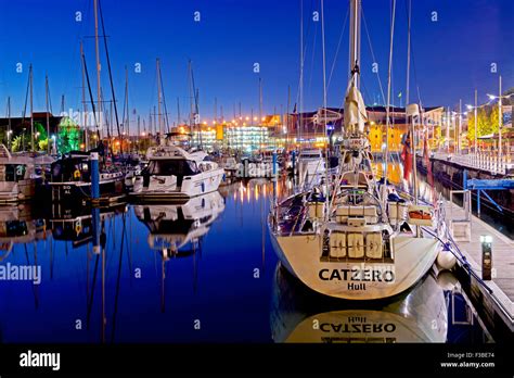 Hull Marina at night, Kingston upon Hull, East Riding of Yorkshire ...