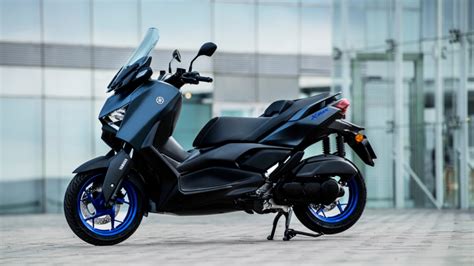 2024 Yamaha Xmax 300 Review - Grete Austina