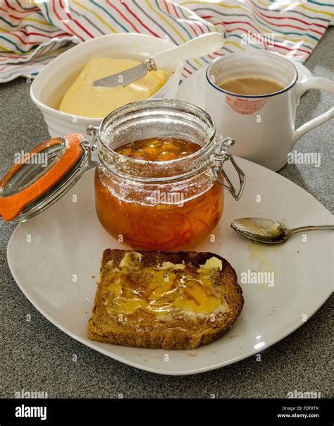 Marmalade and toast hi-res stock photography and images - Alamy