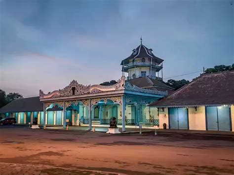 Explore Surakarta Hadiningrat Palace: Solo Royal Palace