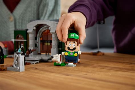 LEGO Luigi's Mansion Revealed - Cat with Monocle