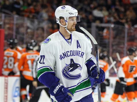 Daniel Sedin Becomes Canucks All-Time Leading Scorer