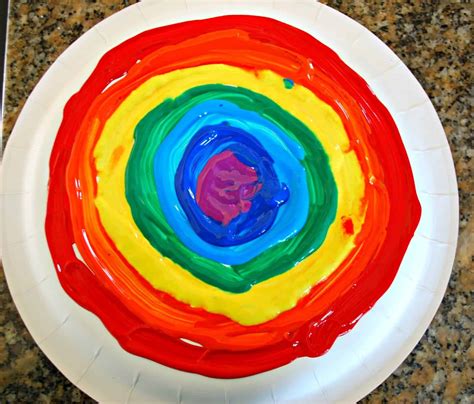 Paper Plate Rainbow Craft - Mess for Less