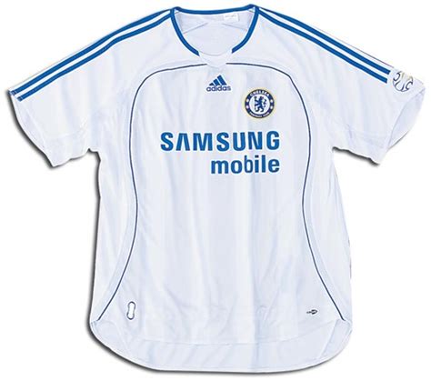 Chelsea Jerseys: 2006-2007 white and blue home jersey picture