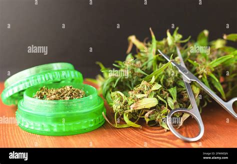 Grind hemp hi-res stock photography and images - Alamy