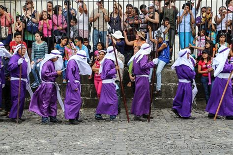 Semana Santa: Procession I - Hammock Hoppers