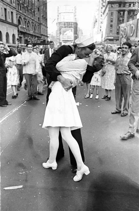 Who Were the People in the Times Square Kiss on V-J Day?