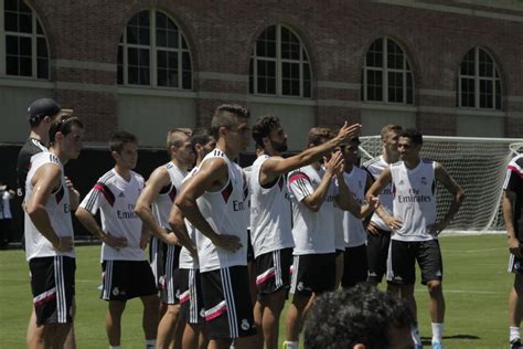 Loyal soccer fans brave the heat to see Real Madrid stars at UCLA | UCLA