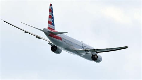 American Airlines Flight Safely Returns to Airport After Bird Strike Causes Fiery Engine Failure