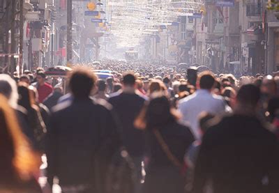 How to Read a Photo of a Crowded Street | Envato Tuts+