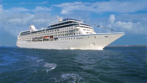 Cruise ship tours: Oceania Cruises' Nautica