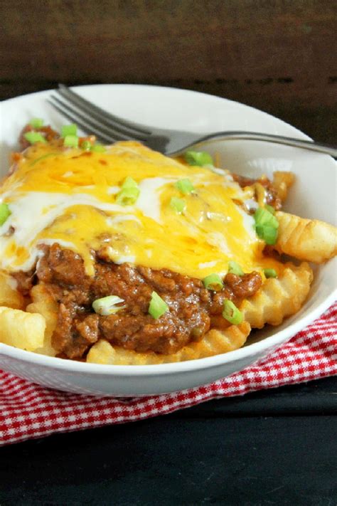 Slow Cooker Chili Con Carne Cheese Fries - Creole Contessa