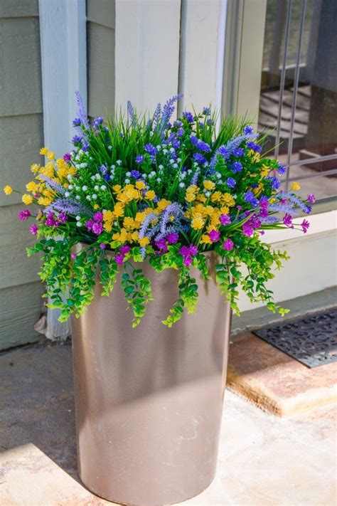 How To Make A Beautiful Outdoor Floral Arrangement - Budget Equestrian | Outdoor flower planters ...