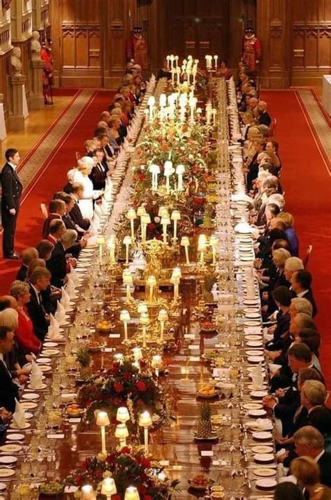 Dinner at Windsor Castle, England. : r/interestingasfuck