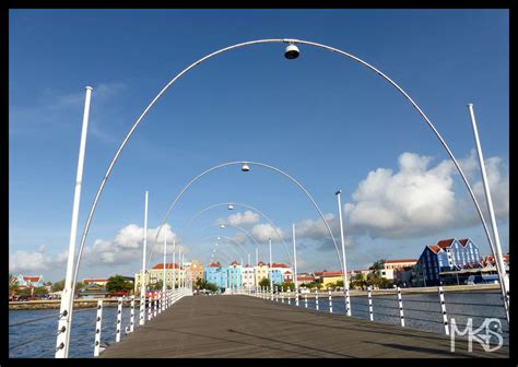 Curacao - Queen Emma Bridge in Willemstad - Traveling Rockhopper