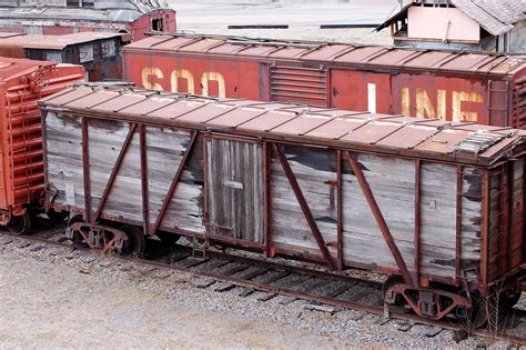 Friday Photo – Railroad Freight Cars | streets.mn