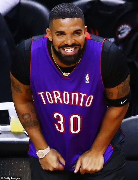 Drake wears vintage Toronto Raptors jersey of Stephen Curry's father ...