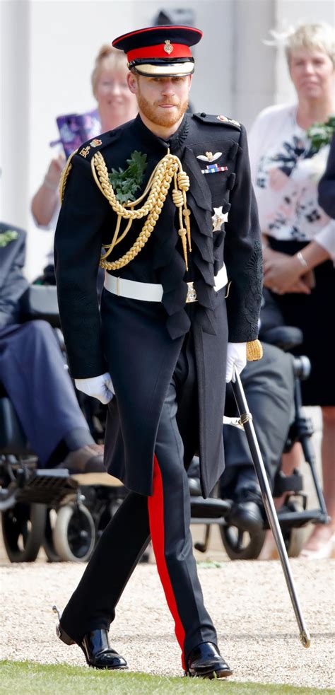 Prince Harry brushes off military uniform snub ahead of Queen’s funeral ...