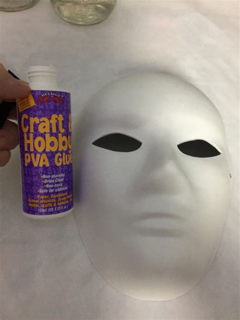 Making an amazing Venetian Mask - Helmar Creative Team