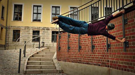 How Parkour Training Can Save Your Life | Survival Life