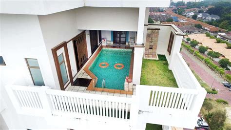 Sky Pool Villa - Tranquil Beach Villa For Family in Port Dickson