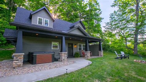 Hemlock Cabin - Serene Vacation - BACC | Briarwood Amish Country Cabins - On the edge of a wood ...