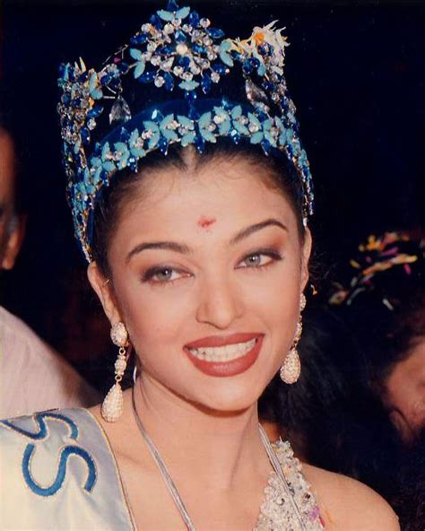 🍦 on Instagram: “Aishwarya Rai was crowned Miss World in 1994.” | Gái xinh