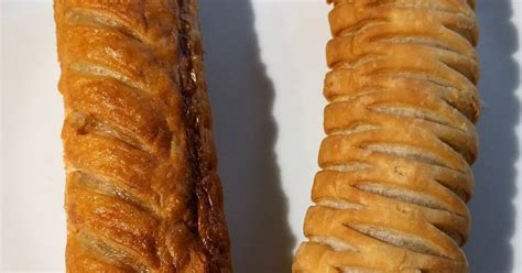 Diets and Calories: Gregg's Vegan Sausage Roll Review and Comparison