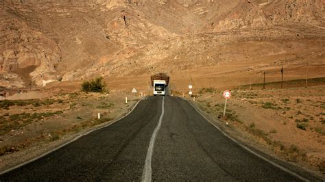 Turkey to complete Iran border wall by spring 2019