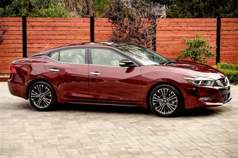 2017 Nissan Maxima Sedan Pricing - For Sale | Edmunds