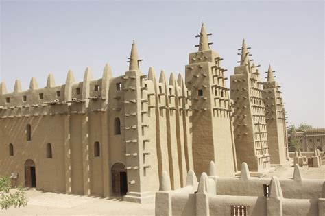 Great Mosque in Djenne, The Largest Mud-Brick Building in The World | Amusing Planet