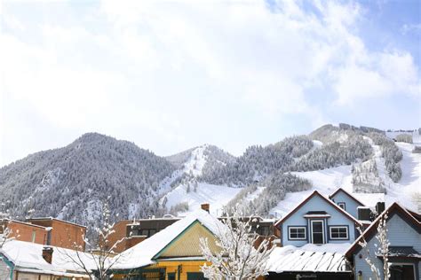 7 Best Colorado Ski Towns for Your Winter Vacation