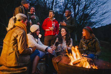 Tips to Plan a Memorable Outdoor Gathering This Fall | Blog