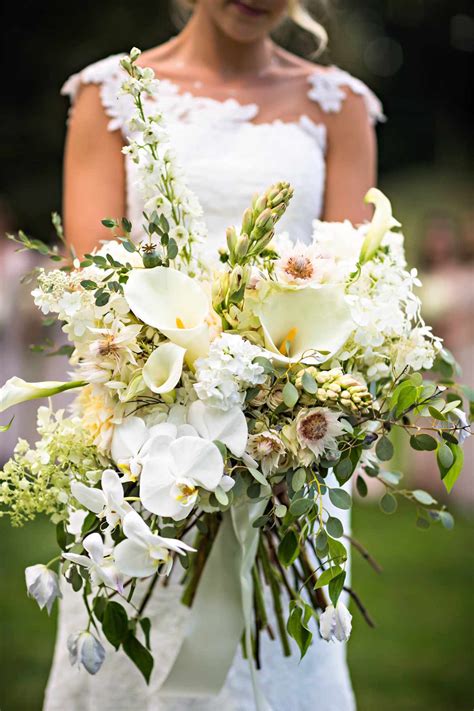 17 Calla Lily Wedding Bouquets