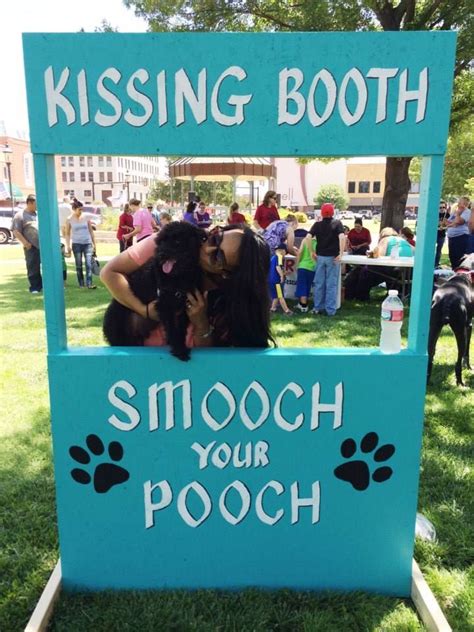 Dog Photo Booth Ideas - PetsWall