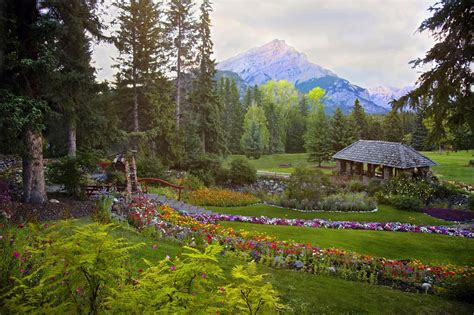 Cascade Gardens, Banff, Alberta, Canada | Canada towns, Banff, National ...