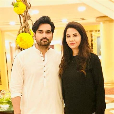 Humayun Saeed Wife Samina - 35 Romantic Pictures | Reviewit.pk