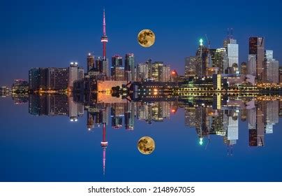 Toronto Skyline Reflection Full Moon Stock Photo 2148967055 | Shutterstock