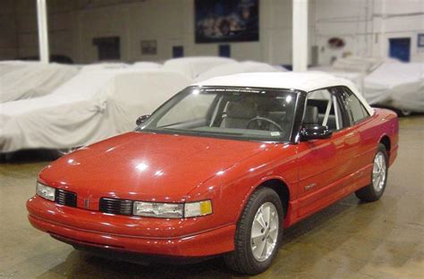 1990 OLDSMOBILE CUTLASS SUPREME CONVERTIBLE