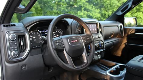 2020 GMC Sierra 1500 Interior Driveway Test | How does GMC stack up? | Autoblog