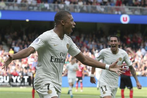 Mbappe scores 2 as PSG wins 3-1 with VAR reprieve