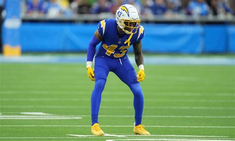 Los Angeles Chargers: Projecting the cornerback depth chart in 2023