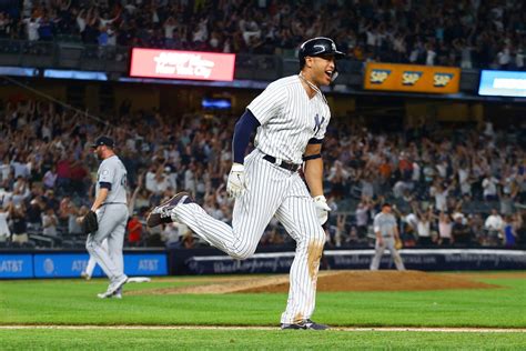 New York Yankees: Giancarlo Stanton hits game winning home run (Video)