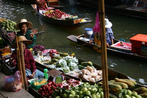 The Damnoen Saduak Floating Market | Places ive been, Places, Floating