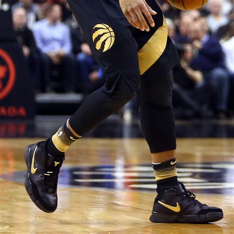 DeMar DeRozan Nike Zoom Kobe 1 black gold (5) - KENLU.net